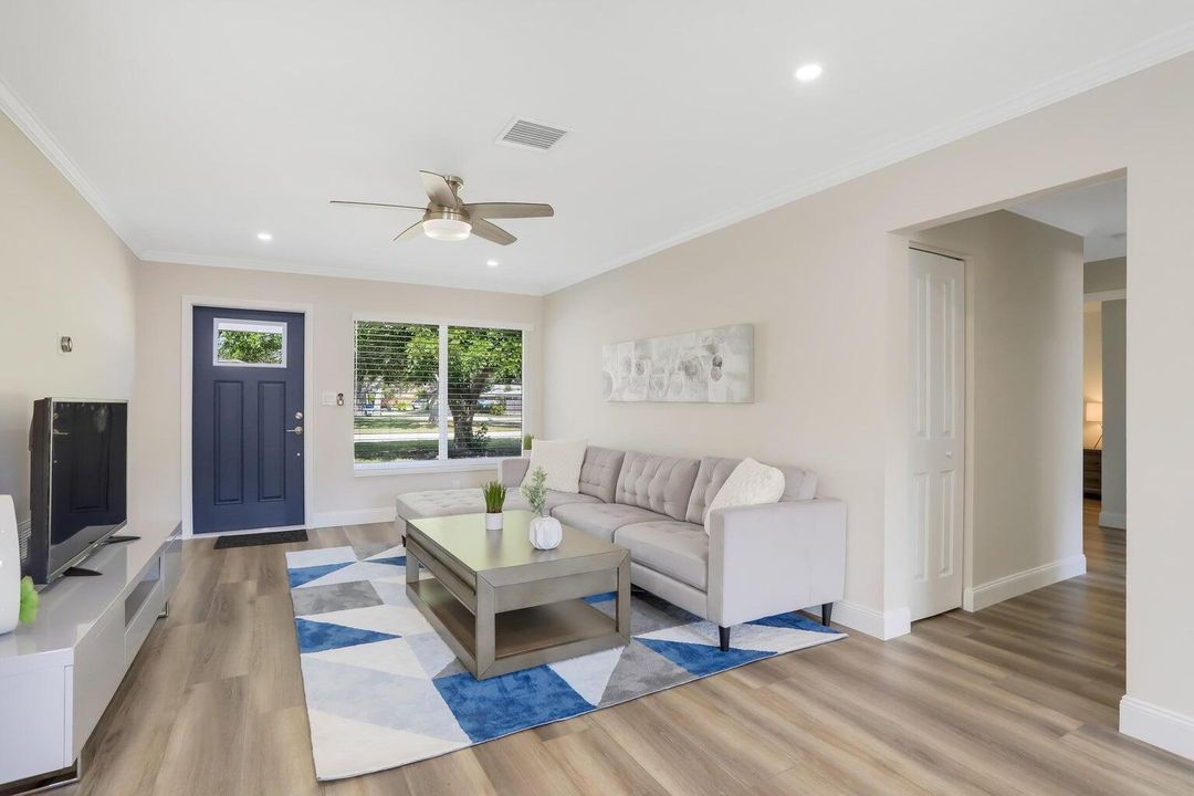 出租: $13,000 (3 贝兹, 2 浴室, 1352 平方英尺)