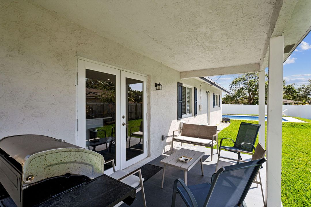 出租: $13,000 (3 贝兹, 2 浴室, 1352 平方英尺)