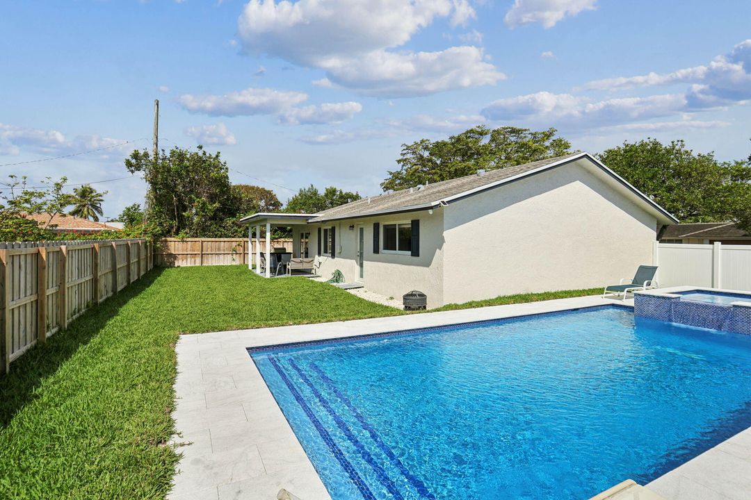 出租: $13,000 (3 贝兹, 2 浴室, 1352 平方英尺)