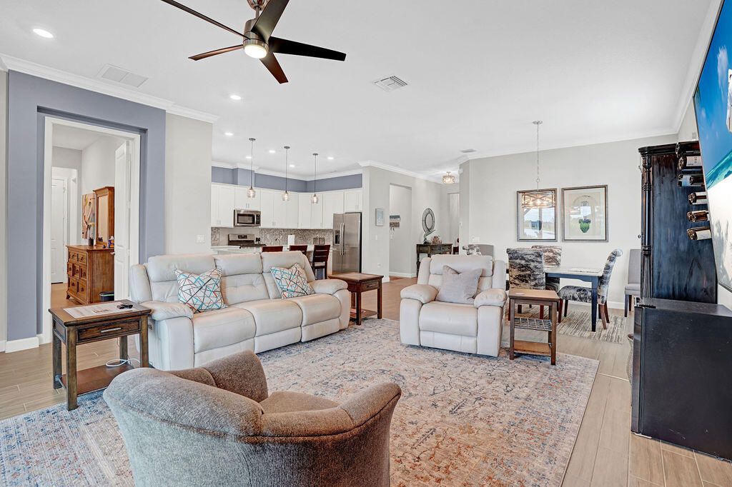 待售: $487,777 (3 贝兹, 3 浴室, 2032 平方英尺)