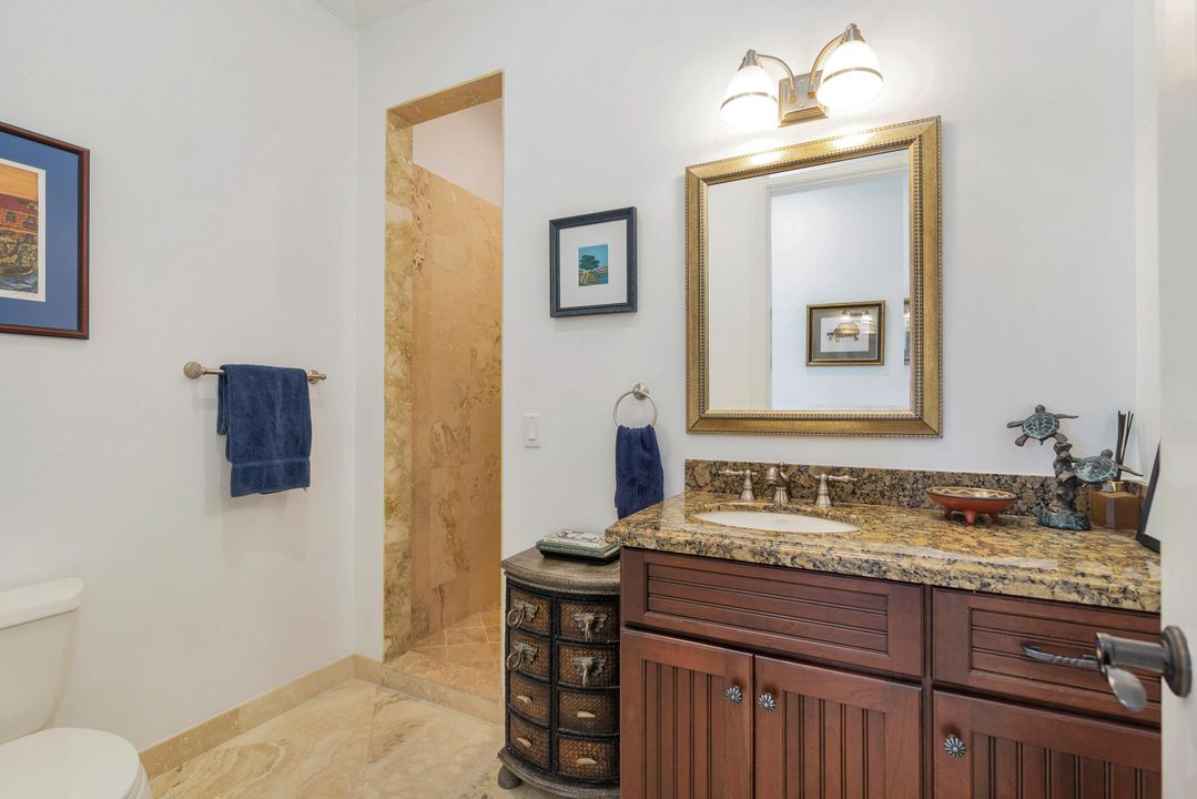 Под контрактом: $3,300,000 (4 спален, 4 ванн, 4400 Квадратных фут)