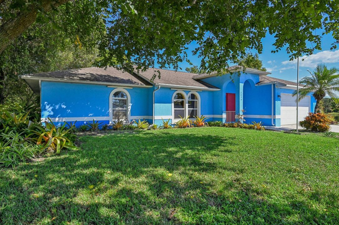 Active With Contract: $350,000 (3 beds, 2 baths, 1552 Square Feet)