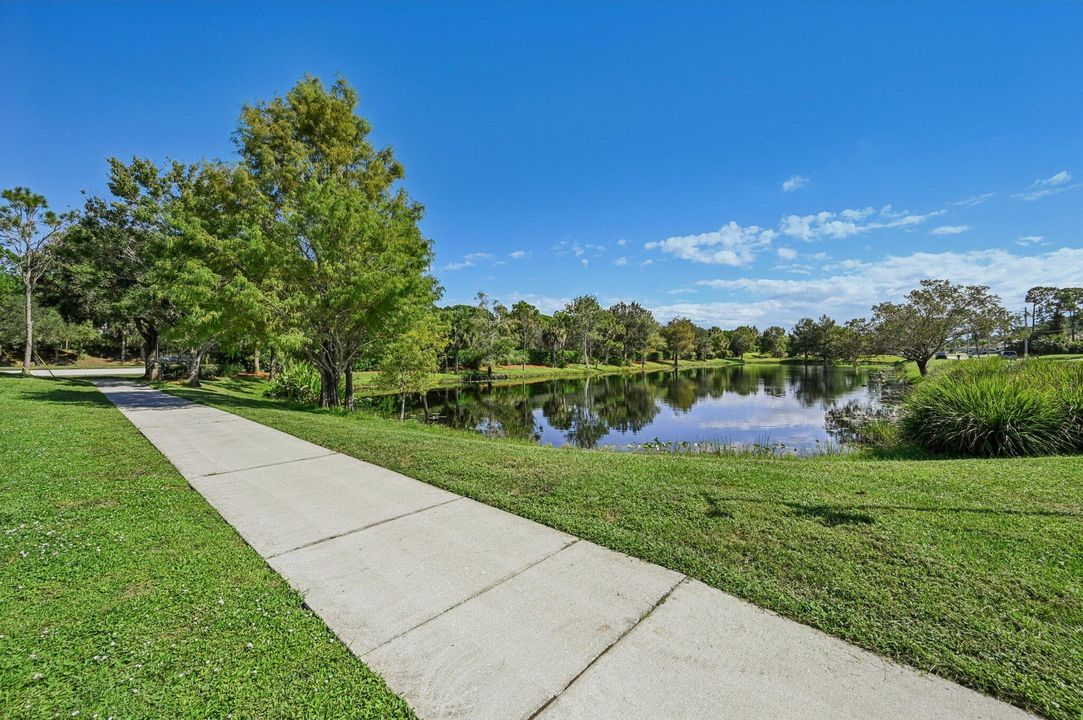 Active With Contract: $350,000 (3 beds, 2 baths, 1552 Square Feet)