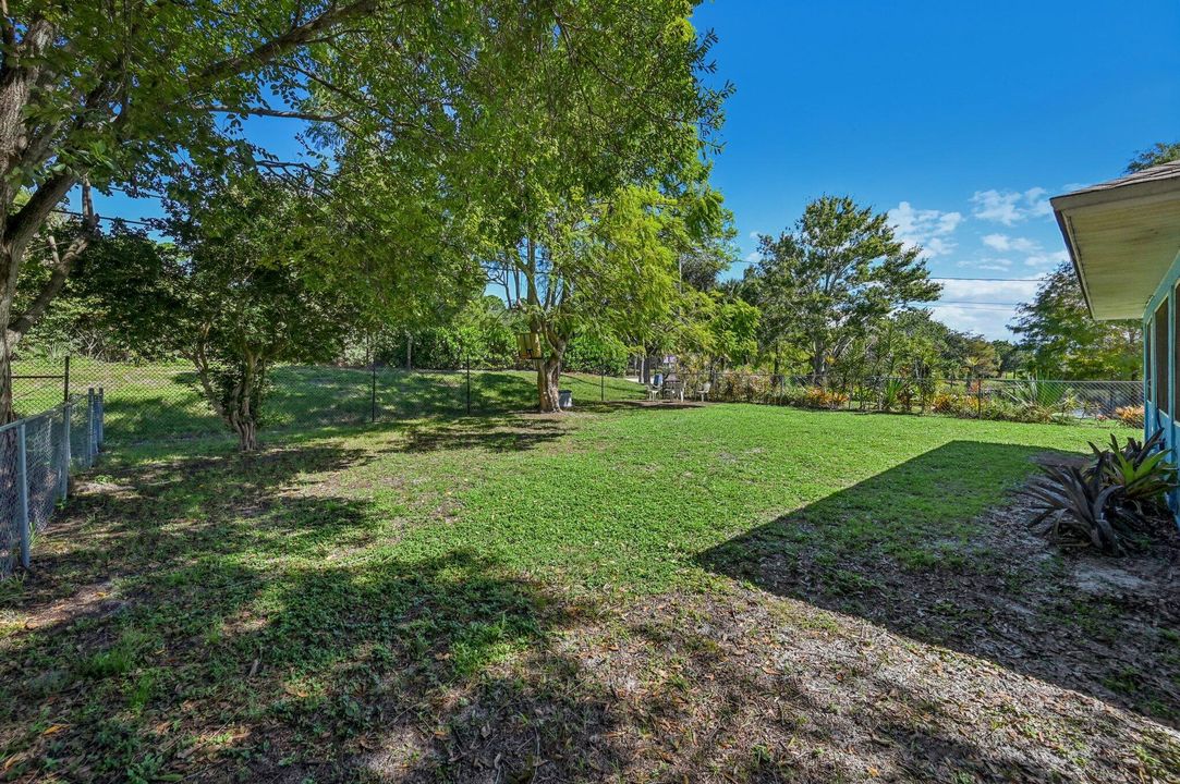 Active With Contract: $350,000 (3 beds, 2 baths, 1552 Square Feet)