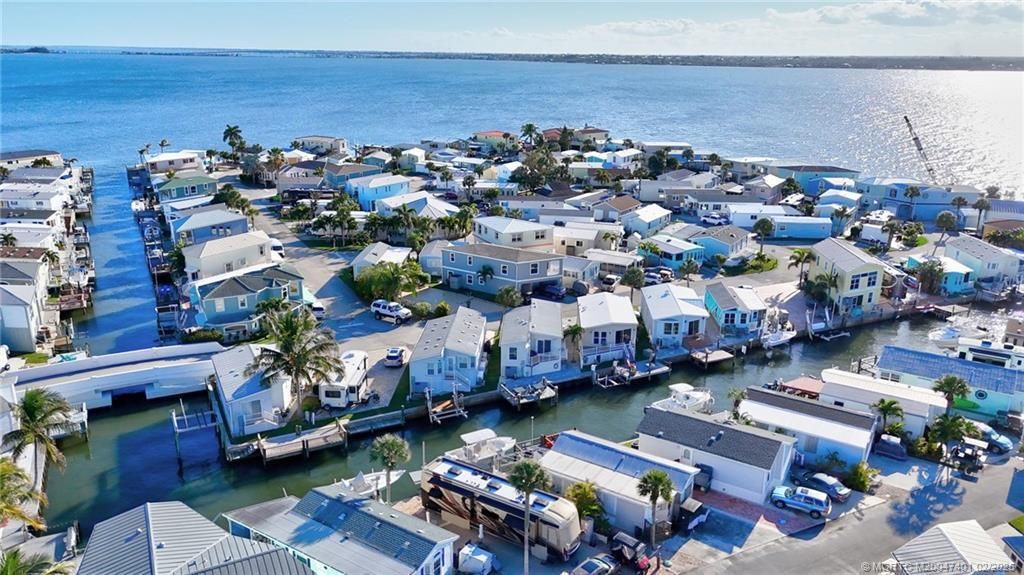 На продажу: $519,000 (2 спален, 1 ванн, 923 Квадратных фут)