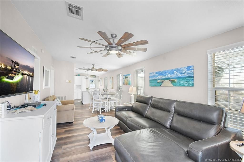 На продажу: $519,000 (2 спален, 1 ванн, 923 Квадратных фут)