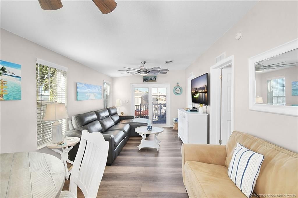 На продажу: $519,000 (2 спален, 1 ванн, 923 Квадратных фут)