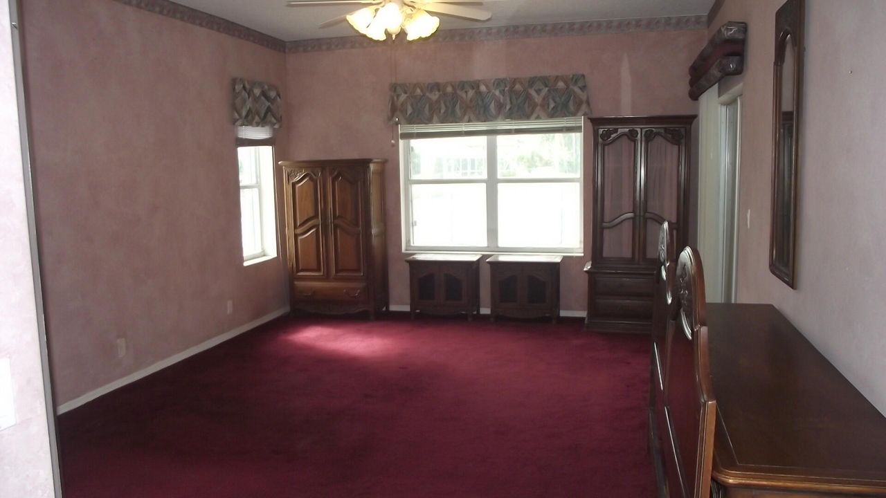 For Sale: $835,000 (5 beds, 3 baths, 3014 Square Feet)