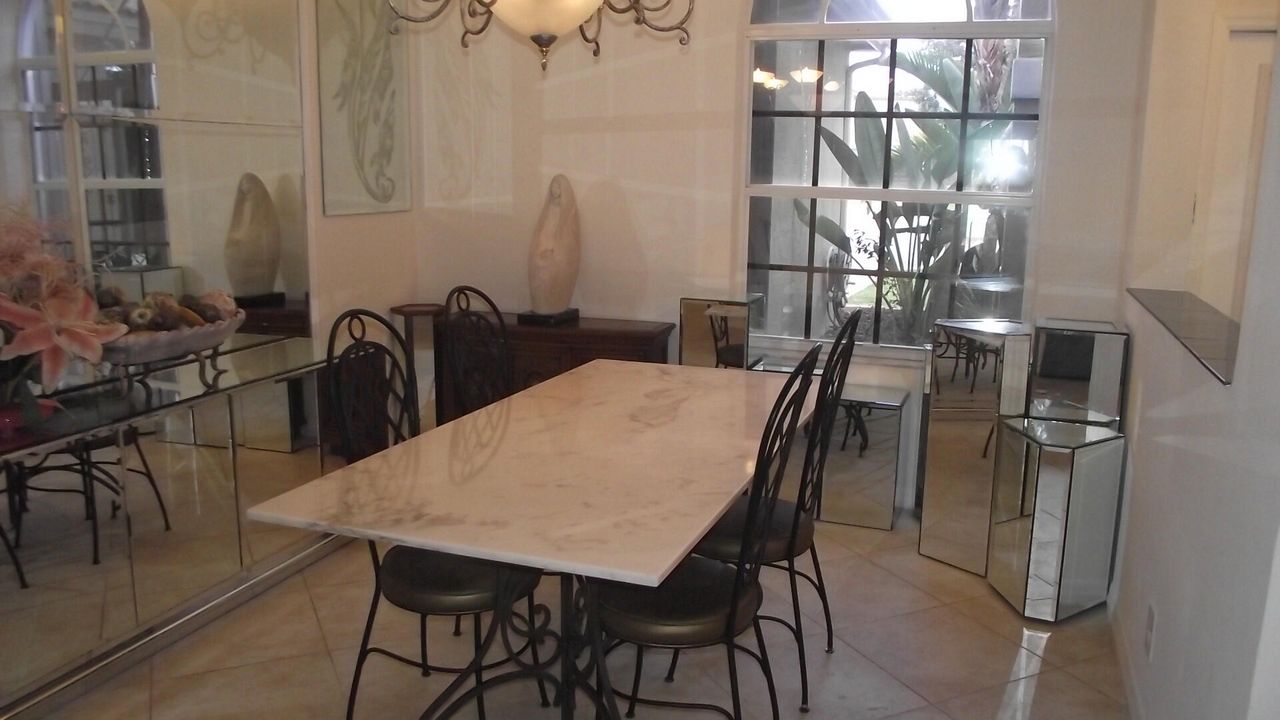 For Sale: $835,000 (5 beds, 3 baths, 3014 Square Feet)