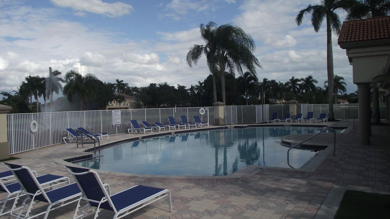 For Sale: $835,000 (5 beds, 3 baths, 3014 Square Feet)