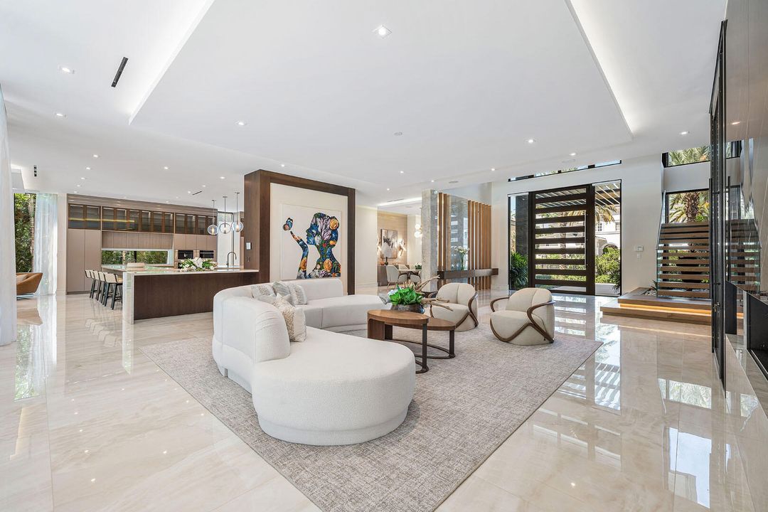 For Sale: $22,795,000 (6 beds, 8 baths, 9029 Square Feet)