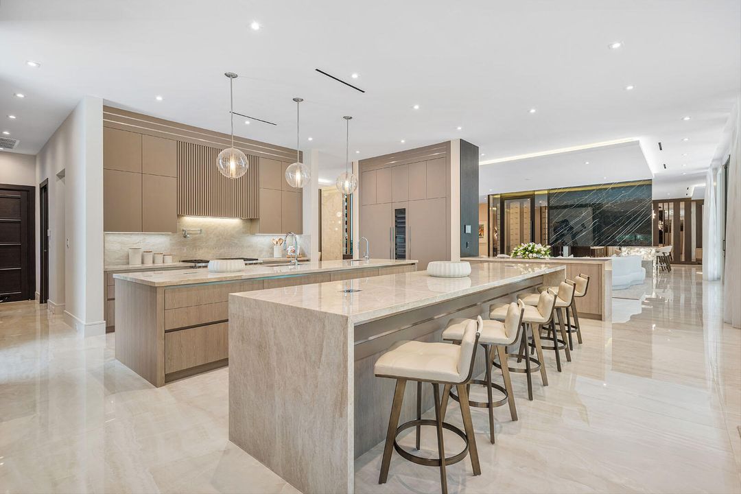 For Sale: $22,795,000 (6 beds, 8 baths, 9029 Square Feet)