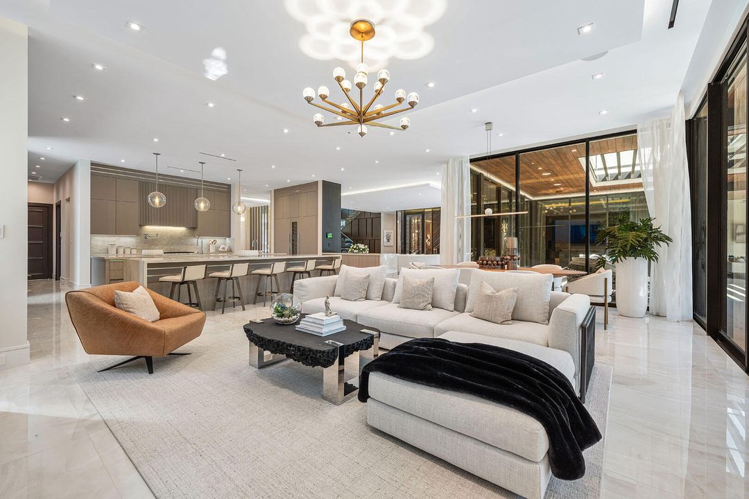 For Sale: $22,795,000 (6 beds, 8 baths, 9029 Square Feet)