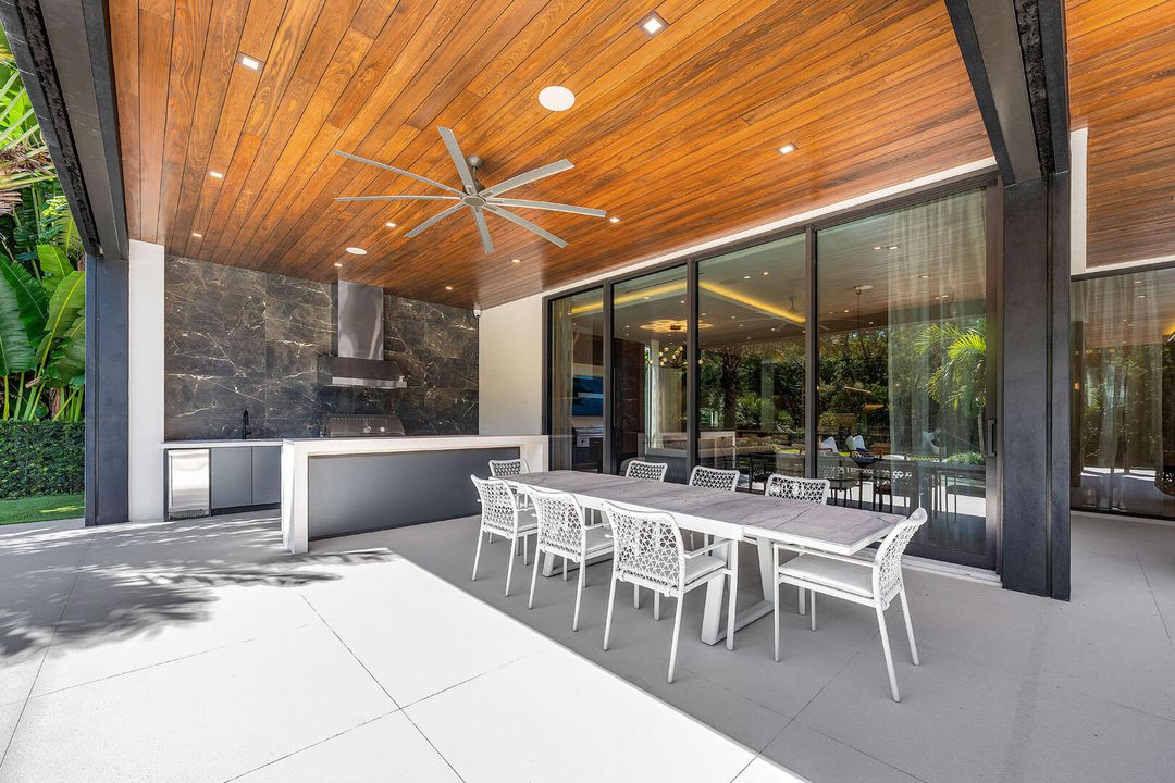 For Sale: $22,795,000 (6 beds, 8 baths, 9029 Square Feet)