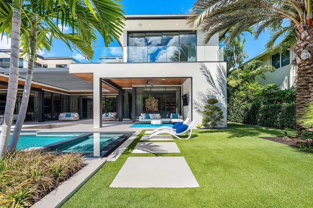 For Sale: $22,795,000 (6 beds, 8 baths, 9029 Square Feet)