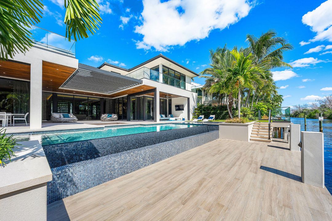 For Sale: $22,795,000 (6 beds, 8 baths, 9029 Square Feet)