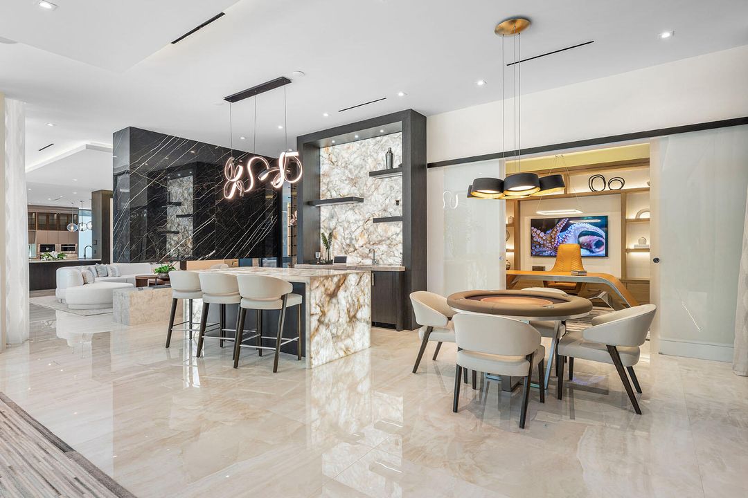 For Sale: $22,795,000 (6 beds, 8 baths, 9029 Square Feet)