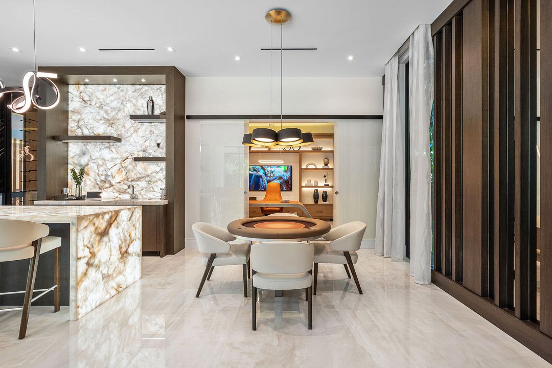 For Sale: $22,795,000 (6 beds, 8 baths, 9029 Square Feet)