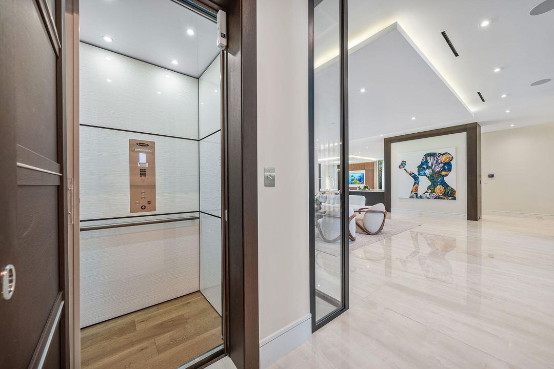 For Sale: $22,795,000 (6 beds, 8 baths, 9029 Square Feet)