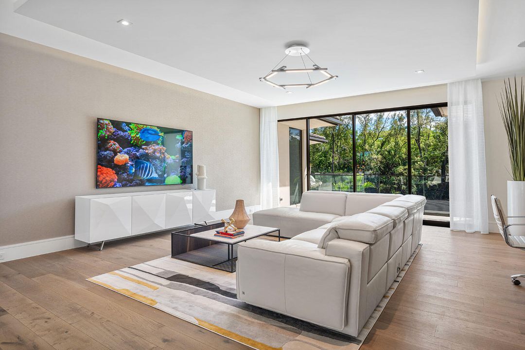 For Sale: $22,795,000 (6 beds, 8 baths, 9029 Square Feet)