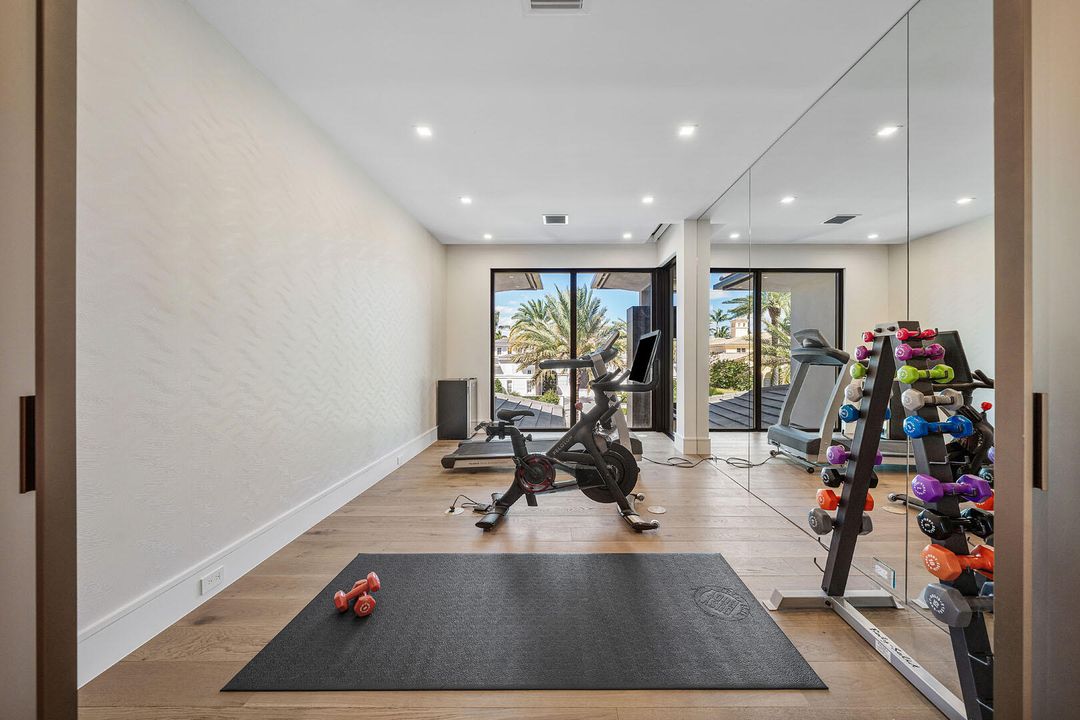 For Sale: $22,795,000 (6 beds, 8 baths, 9029 Square Feet)