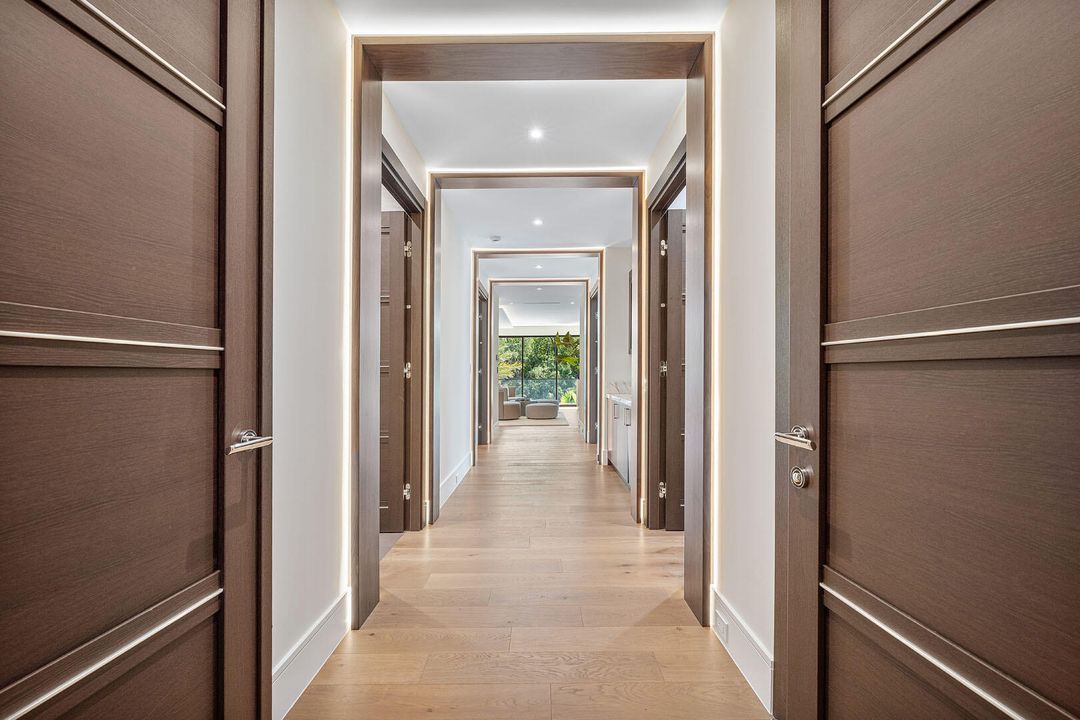 For Sale: $22,795,000 (6 beds, 8 baths, 9029 Square Feet)