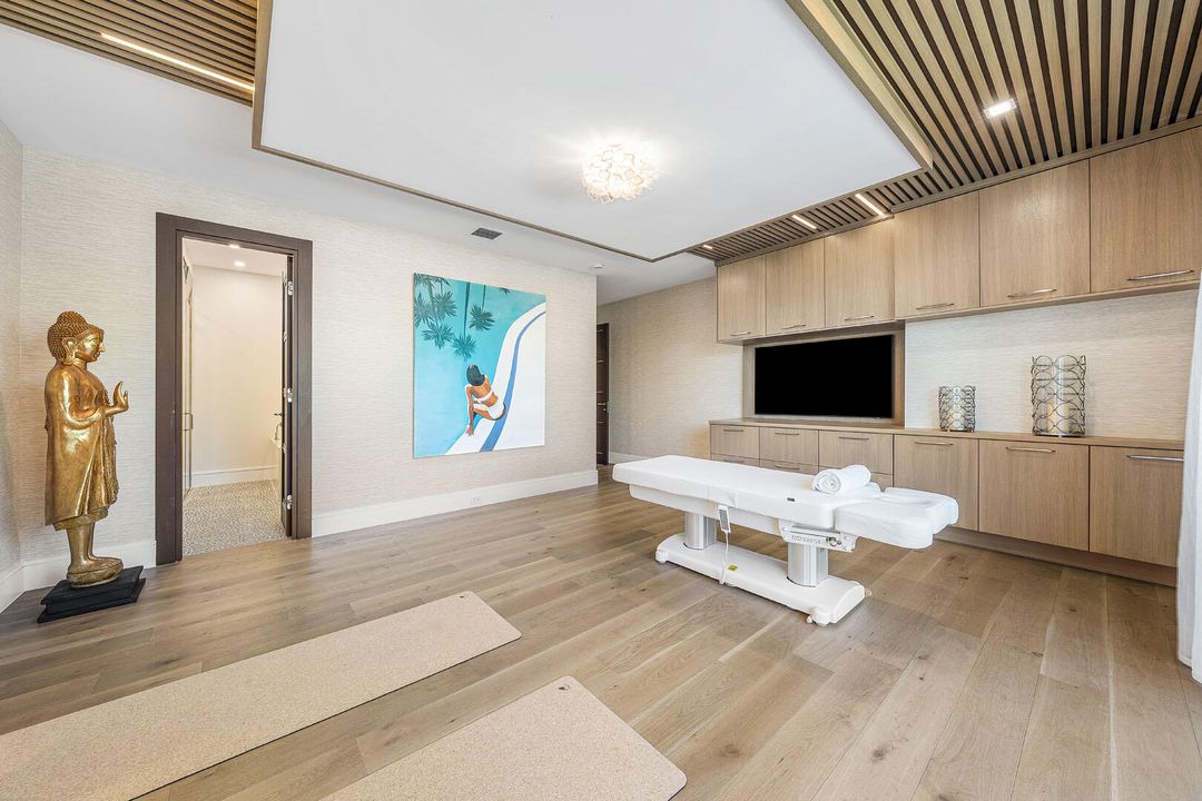 For Sale: $22,795,000 (6 beds, 8 baths, 9029 Square Feet)