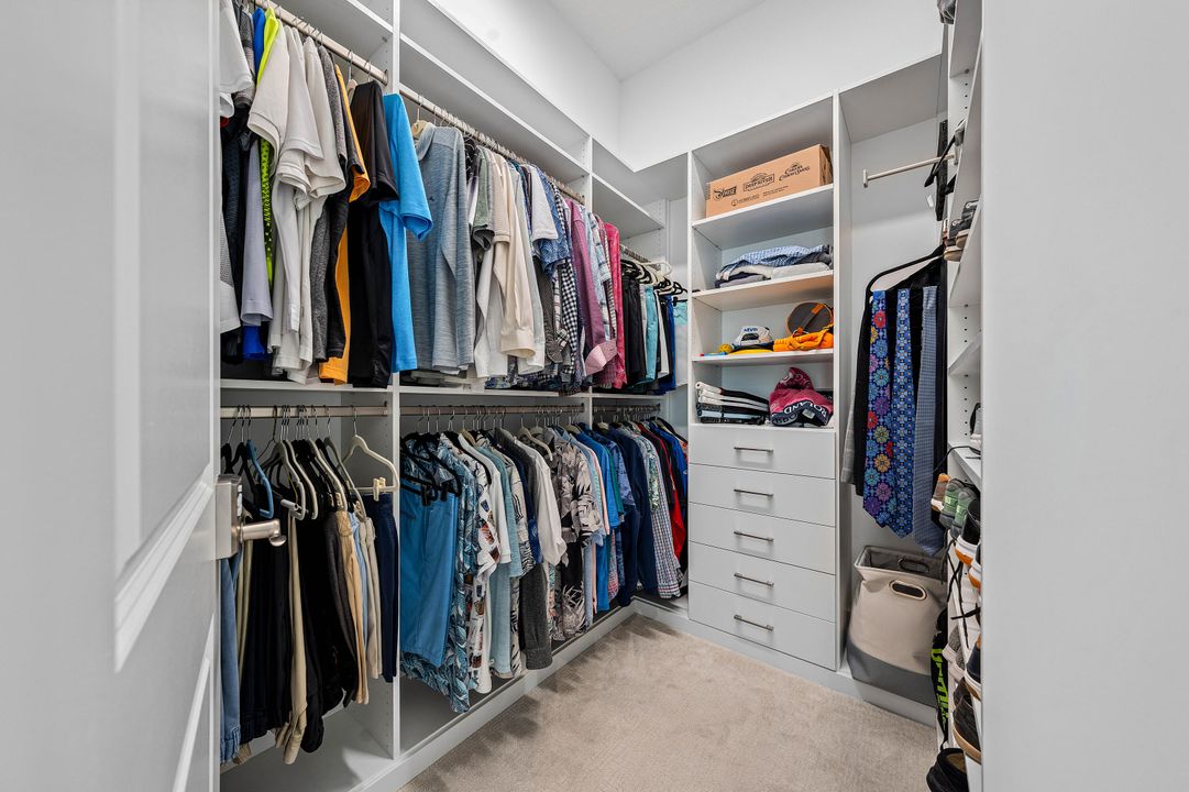 Под контрактом: $2,250,000 (4 спален, 4 ванн, 3170 Квадратных фут)