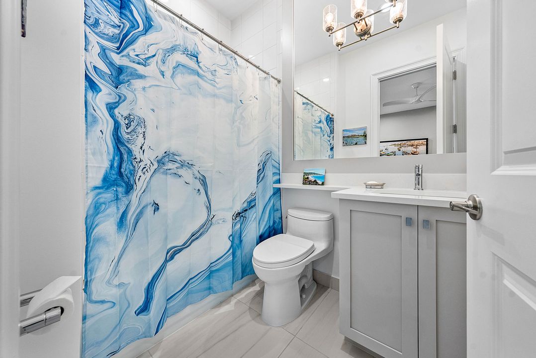 Под контрактом: $2,250,000 (4 спален, 4 ванн, 3170 Квадратных фут)