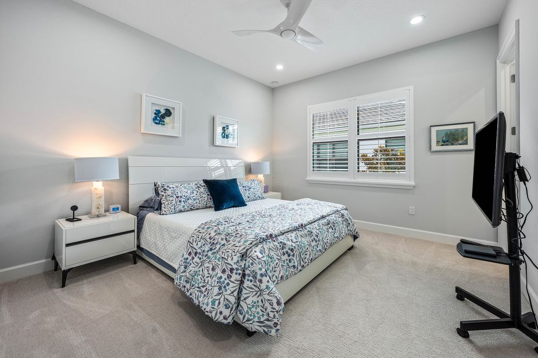 Под контрактом: $2,250,000 (4 спален, 4 ванн, 3170 Квадратных фут)