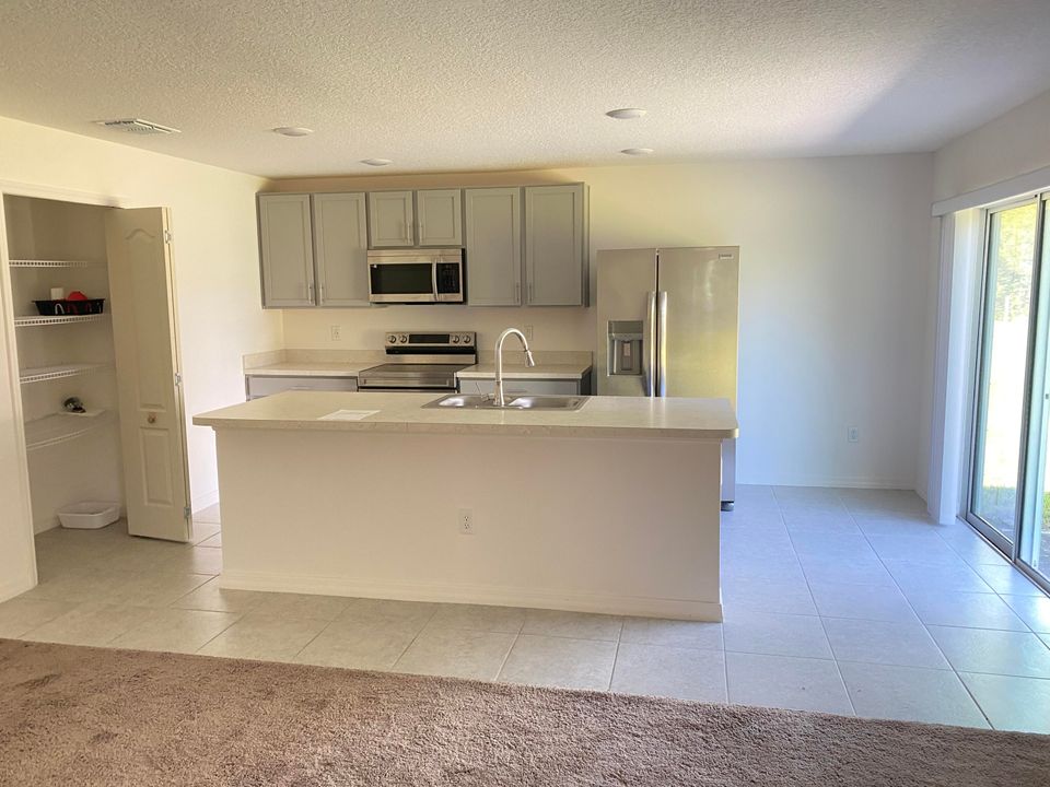 待售: $362,900 (4 贝兹, 2 浴室, 1836 平方英尺)