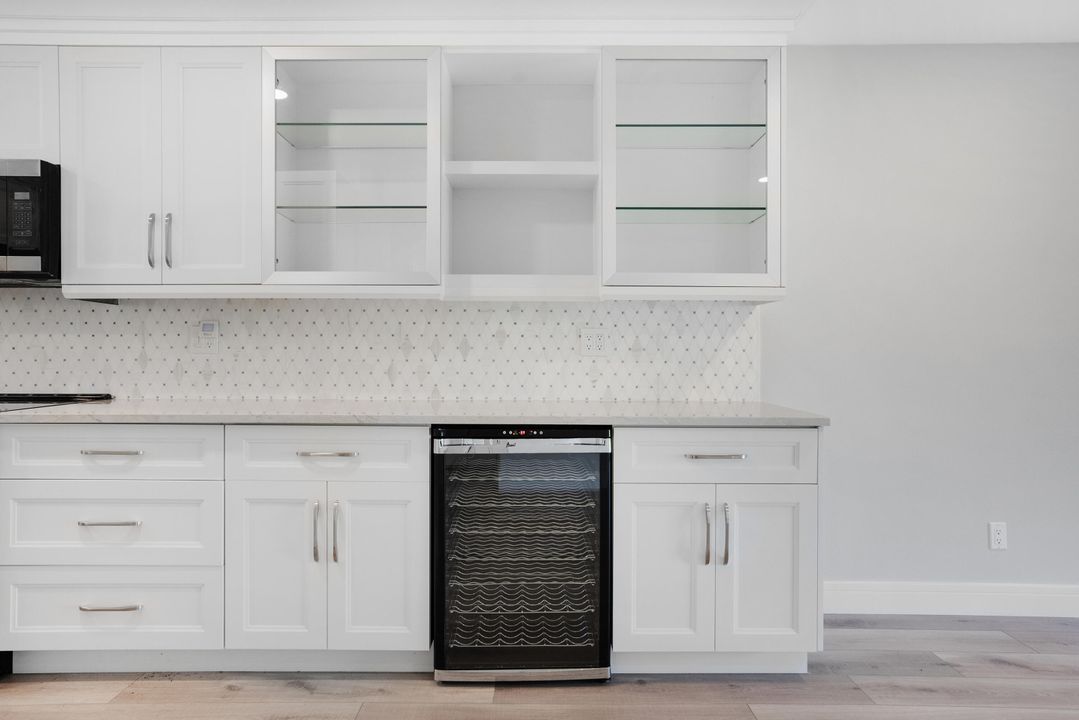 出租: $2,200 (2 贝兹, 2 浴室, 891 平方英尺)