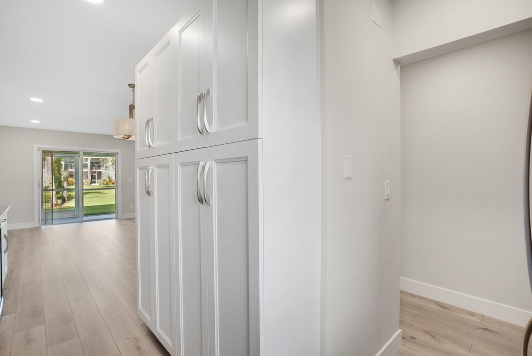 出租: $2,200 (2 贝兹, 2 浴室, 891 平方英尺)