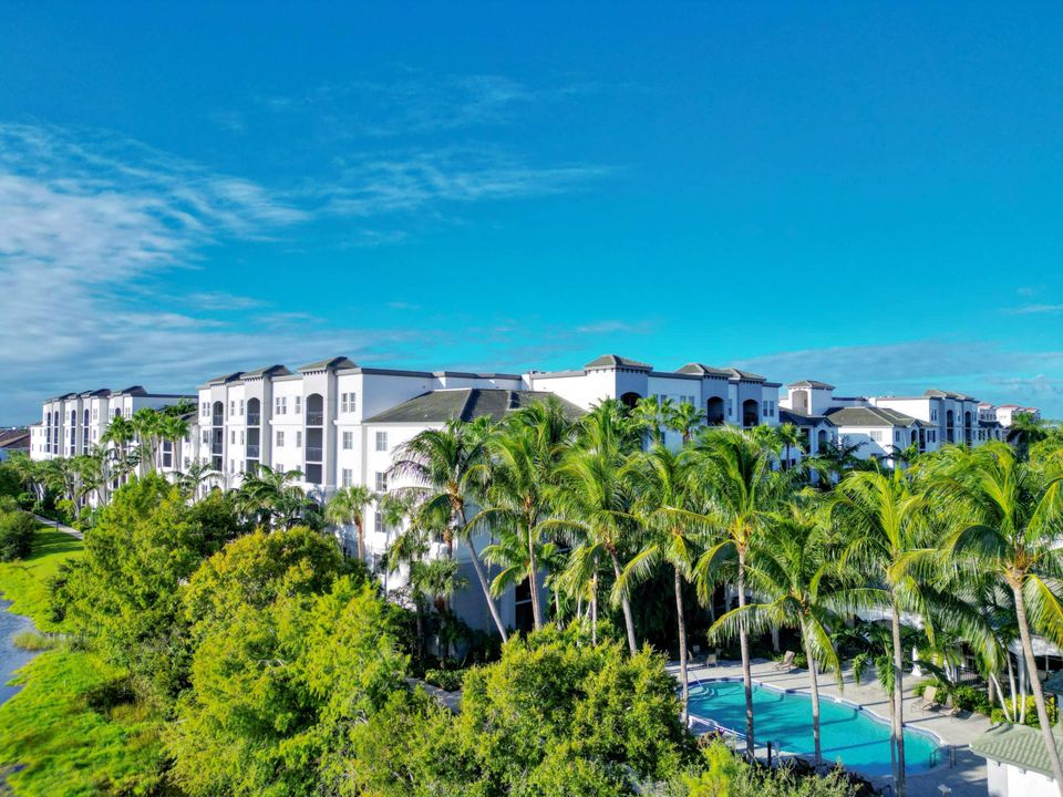 For Sale: $340,000 (2 beds, 2 baths, 1012 Square Feet)