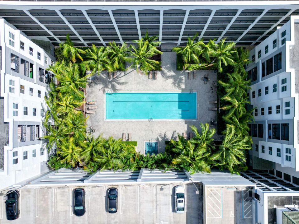 For Sale: $340,000 (2 beds, 2 baths, 1012 Square Feet)