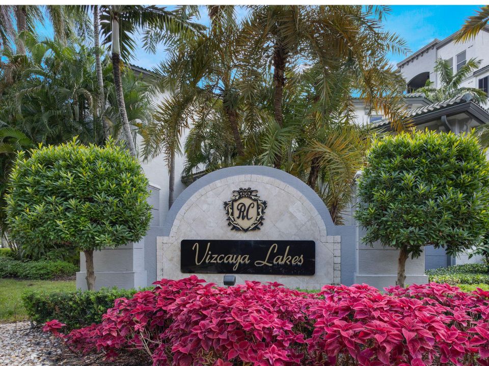 For Sale: $340,000 (2 beds, 2 baths, 1012 Square Feet)