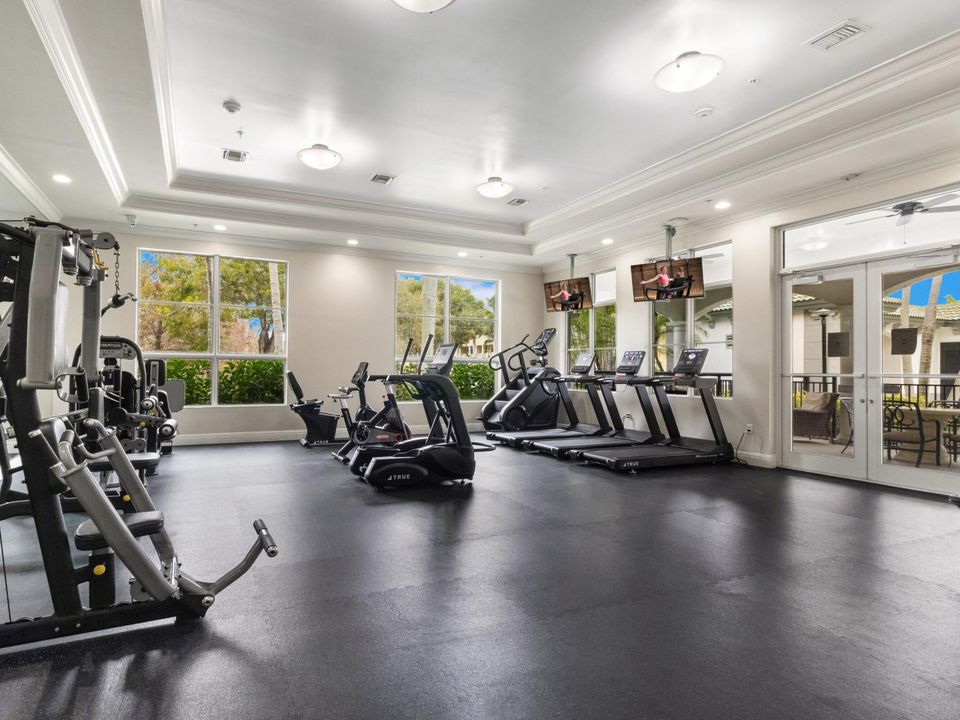 For Sale: $340,000 (2 beds, 2 baths, 1012 Square Feet)