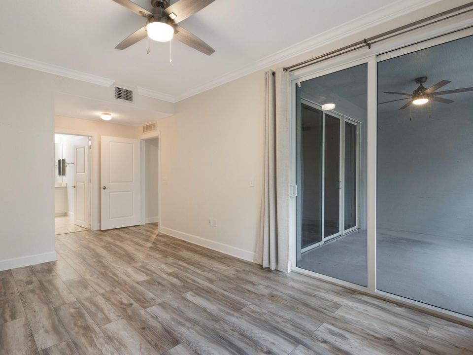 For Sale: $340,000 (2 beds, 2 baths, 1012 Square Feet)
