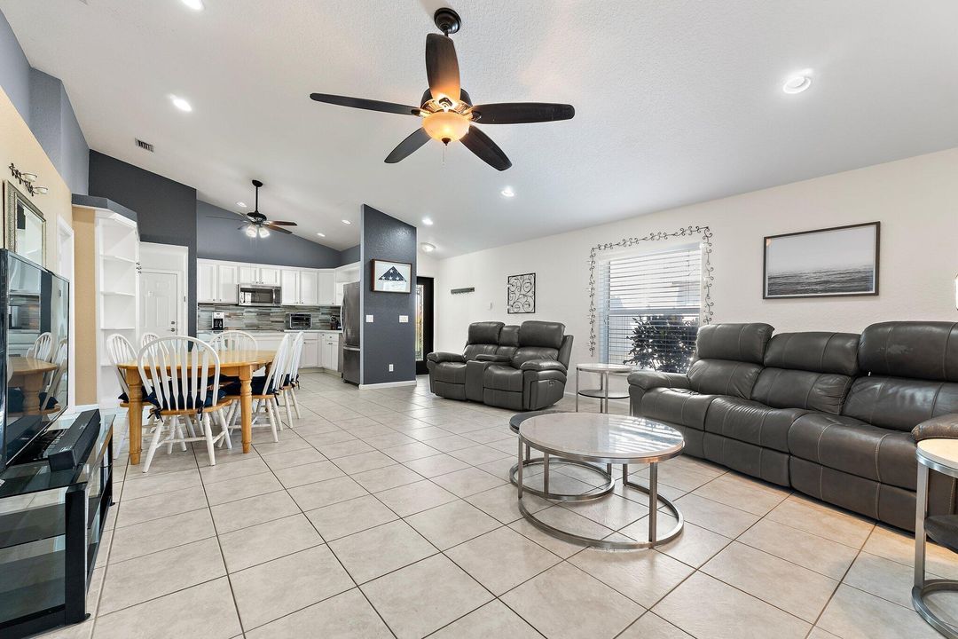 Active With Contract: $550,000 (3 beds, 2 baths, 1376 Square Feet)