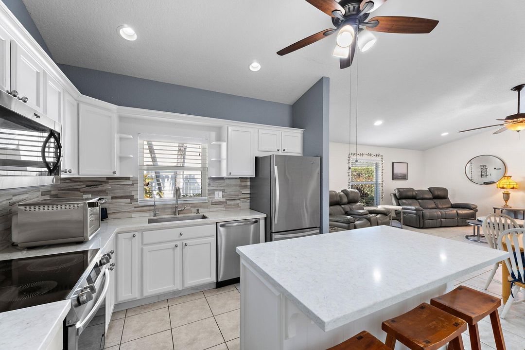 Active With Contract: $550,000 (3 beds, 2 baths, 1376 Square Feet)