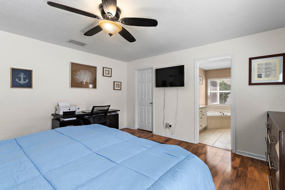 Active With Contract: $550,000 (3 beds, 2 baths, 1376 Square Feet)