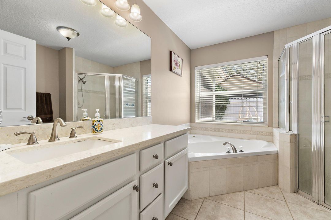 Active With Contract: $550,000 (3 beds, 2 baths, 1376 Square Feet)