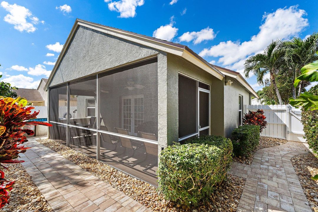 Active With Contract: $550,000 (3 beds, 2 baths, 1376 Square Feet)