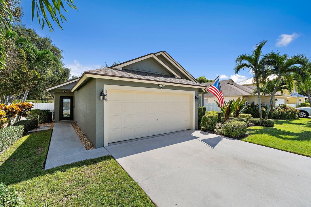 Active With Contract: $550,000 (3 beds, 2 baths, 1376 Square Feet)