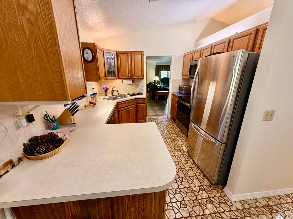 For Sale: $675,000 (4 beds, 3 baths, 2827 Square Feet)