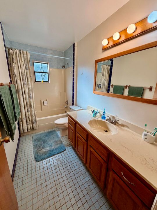 For Sale: $675,000 (4 beds, 3 baths, 2827 Square Feet)