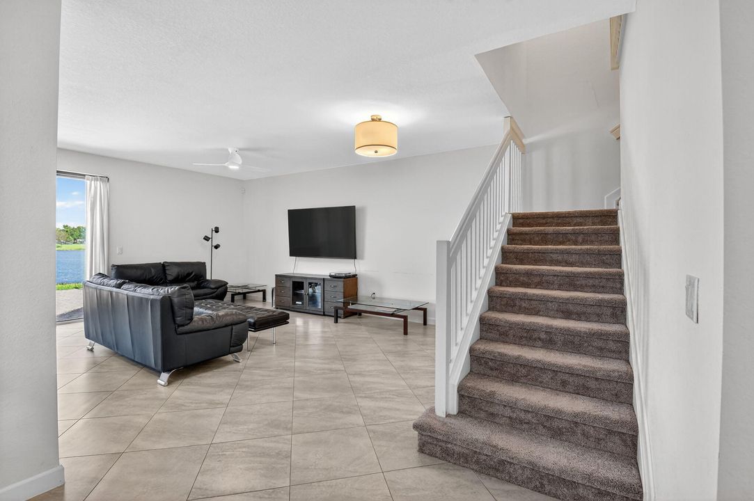 Active With Contract: $599,900 (4 beds, 3 baths, 2008 Square Feet)