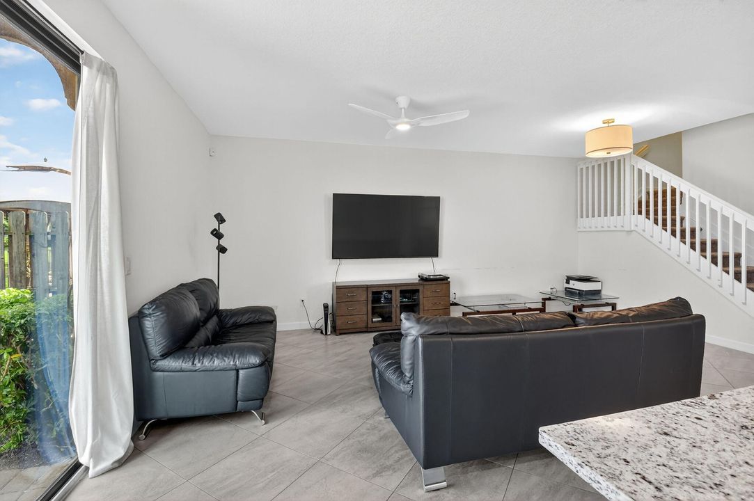 Active With Contract: $599,900 (4 beds, 3 baths, 2008 Square Feet)