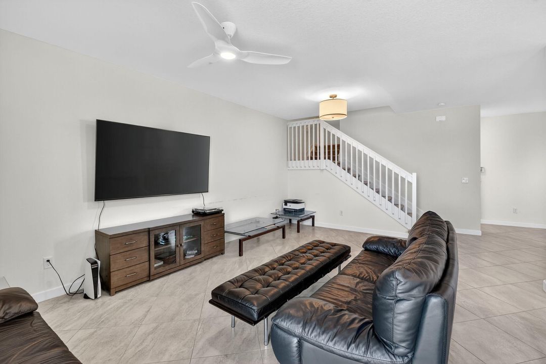 Active With Contract: $599,900 (4 beds, 3 baths, 2008 Square Feet)