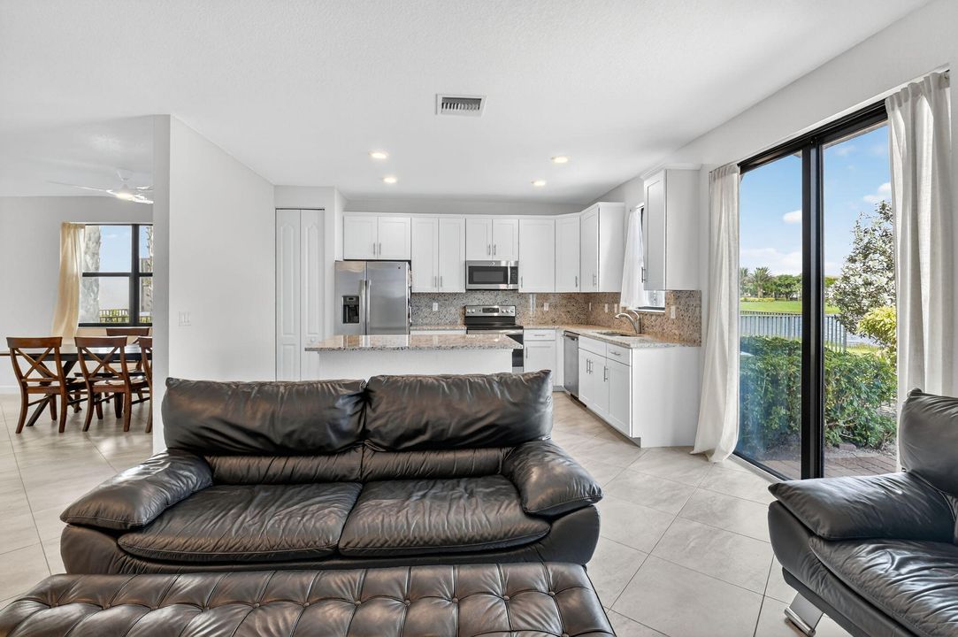 Active With Contract: $599,900 (4 beds, 3 baths, 2008 Square Feet)